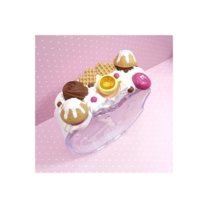 Budzik z herbatą i muffinkami