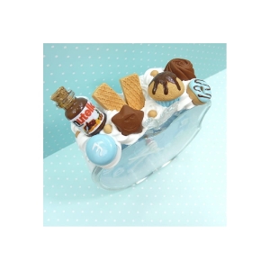 Budzik z kremem czekoladowym i wafelkami