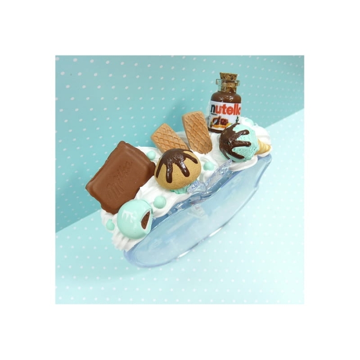 Budzik z kremem czekoladowym i czekoladą