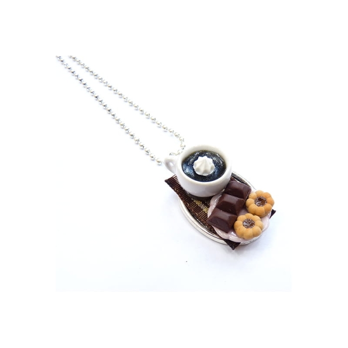 Naszyjnik z kawą i ciasteczkami