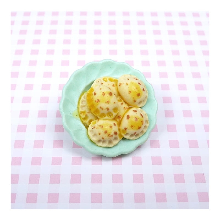 Broszka talerz z pierogami