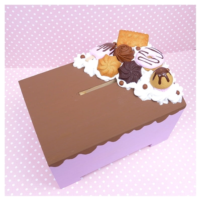 Skarbonka różowa ze słodyczami