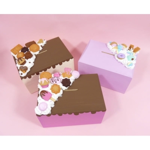 Skarbonka beżowa ze słodyczami