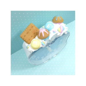 Budzik z herbatnikiem i muffinkami