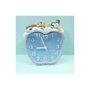 Budzik z kremem czekoladowym i czekoladą