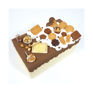 Kuferek zdobiony słodyczami beżowy duży