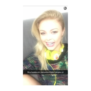 Słuchawki białe ze słodyczami