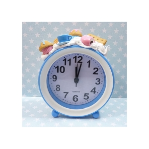 Budzik z herbatą i muffinkami