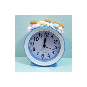 Budzik z muffinkami i herbatnikiem