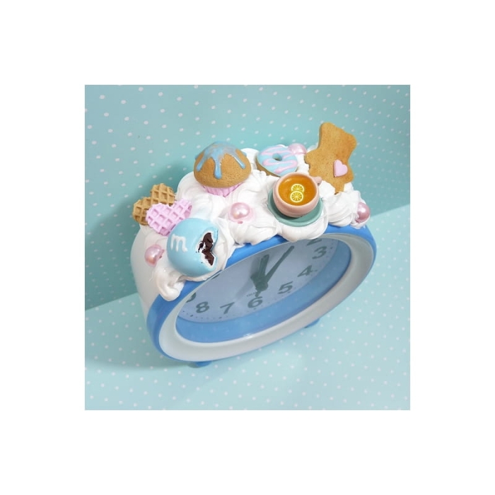 Budzik z herbatą i misiem