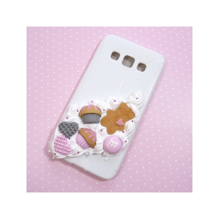 Obudowa na telefon z misiem i muffinkami